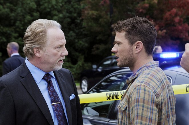 Secrets and Lies - Do filme - Timothy Busfield, Ryan Phillippe