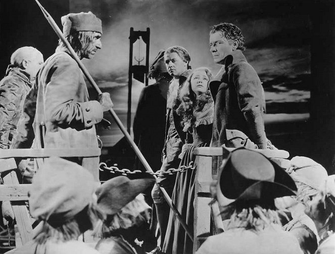 A Tale of Two Cities - Filmfotos - Ronald Colman