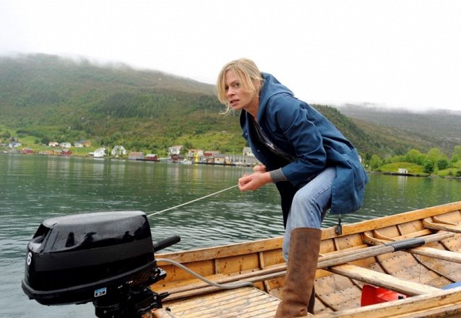 Láska pri fjorde - Láska, fjord a letné búrky - Z filmu - Susanna Simon