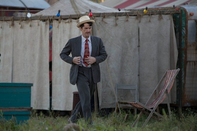 American Horror Story - Freak Show - Kuvat elokuvasta - Denis O'Hare