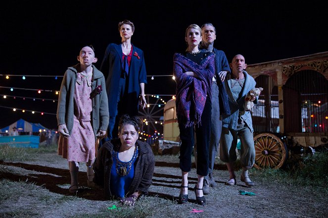 American Horror Story - Freak Show - Z filmu - Naomi Grossman, Erika Ervin, Rose Siggins, Emma Roberts, Mat Fraser, Christopher Neiman