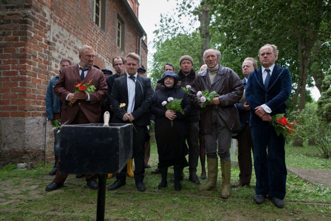 Große Fische, kleine Fische - De la película - Dietmar Bär, Axel Stein, Katharina Thalbach, Georg Tryphon, Fritz Roth, Uwe Ochsenknecht