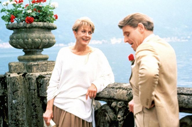 A Month by the Lake - Van film - Vanessa Redgrave, Edward Fox