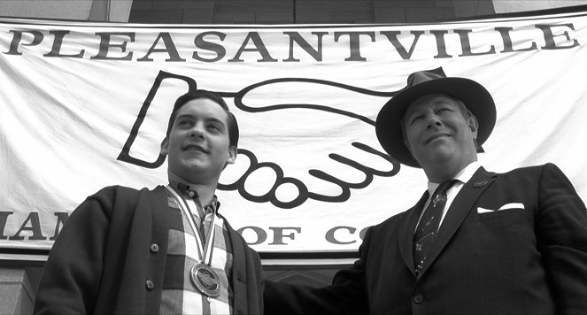 Pleasantville - Onnellisten kaupunki - Kuvat elokuvasta - Tobey Maguire, J. T. Walsh