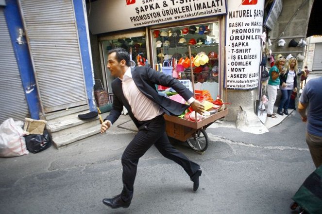 Mordkommission Istanbul - Blutsbande - Filmfotos - Erol Sander