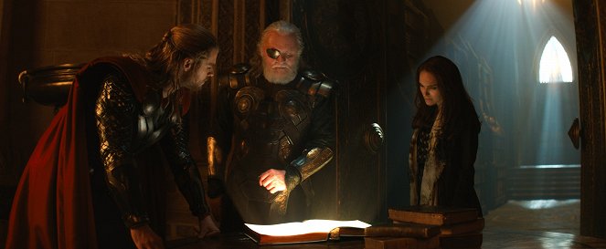 Thor: Temný svět - Z filmu - Chris Hemsworth, Anthony Hopkins, Natalie Portman