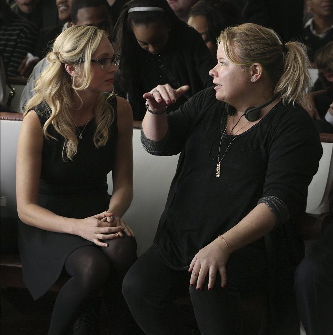 The Vampire Diaries - Making of - Candice King, Julie Plec