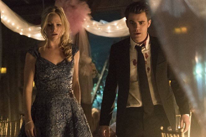 The Vampire Diaries - Season 6 - I'm Thinking of You All the While - Photos - Candice King, Paul Wesley