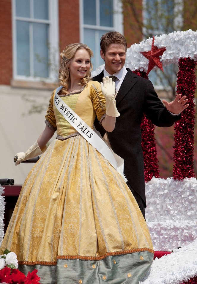 The Vampire Diaries - Season 1 - Founder's Day - Photos - Candice King, Zach Roerig