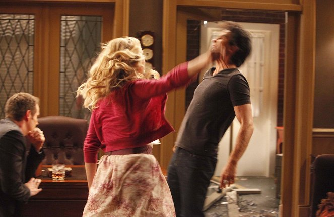 The Vampire Diaries - Season 3 - Disturbing Behavior - Van film - Candice King, Ian Somerhalder