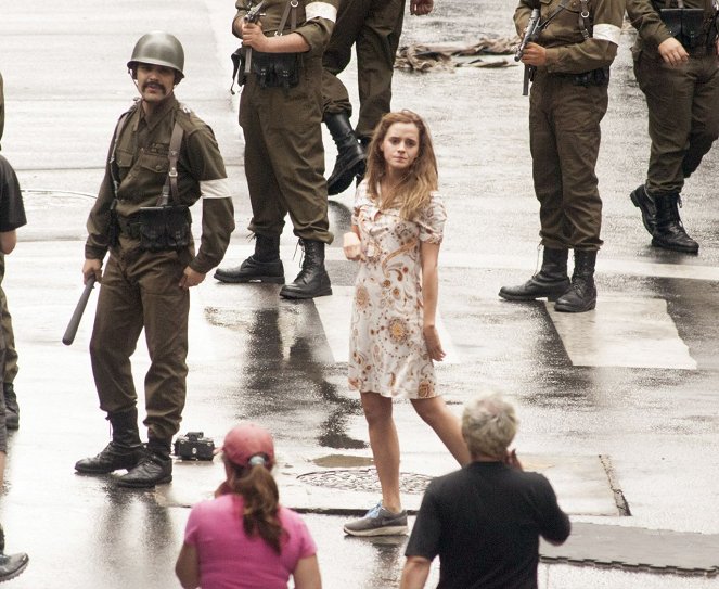 Kolonie - Z natáčení - Emma Watson