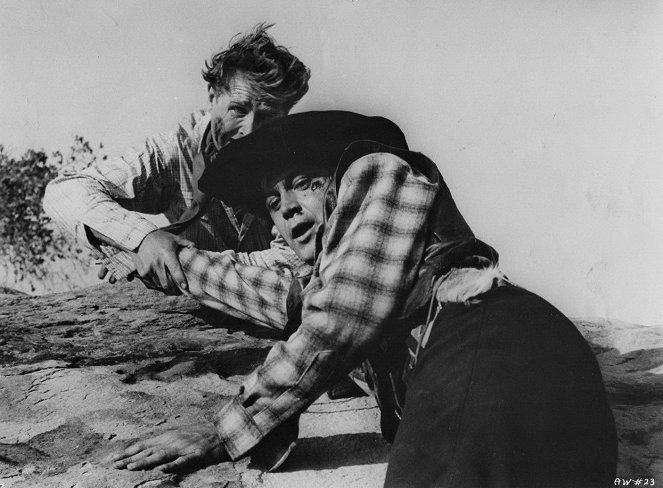 Taistelu viimeiseen luotiin - Kuvat elokuvasta - Lloyd Bridges, Lance Fuller