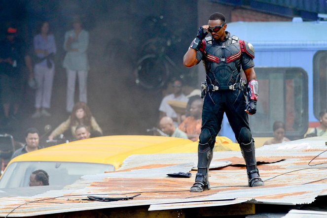 Captain America: Civil War - Van de set - Anthony Mackie