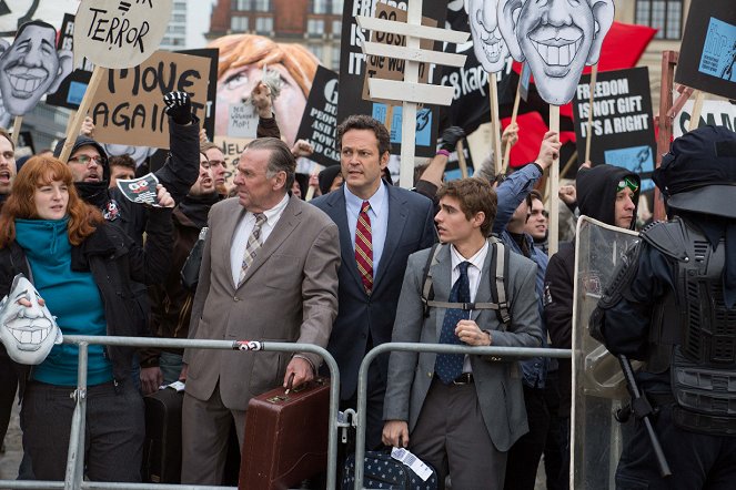 Unfinished Business - Photos - Tom Wilkinson, Vince Vaughn, Dave Franco