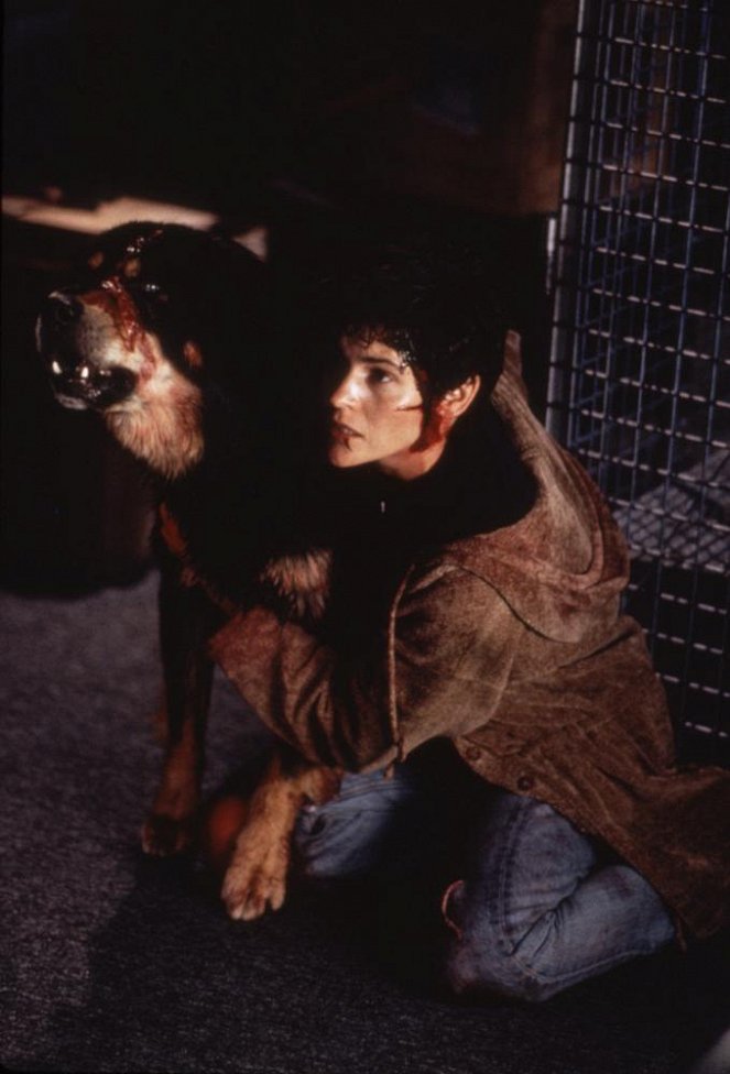 Man's Best Friend - Van film - Ally Sheedy