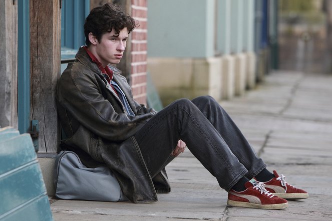 Leaving - Van film - Callum Turner