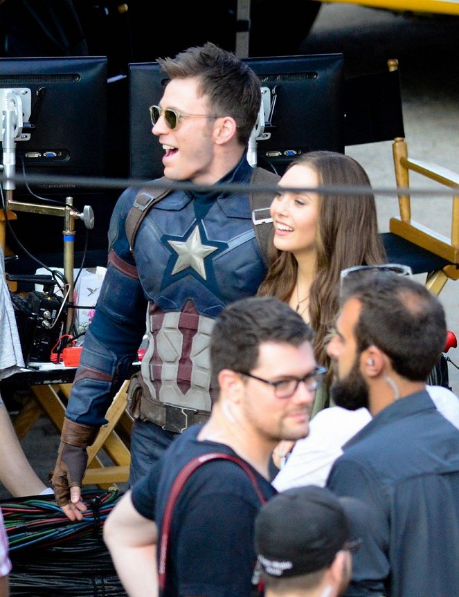 Captain America : Civil War - Tournage - Chris Evans, Elizabeth Olsen