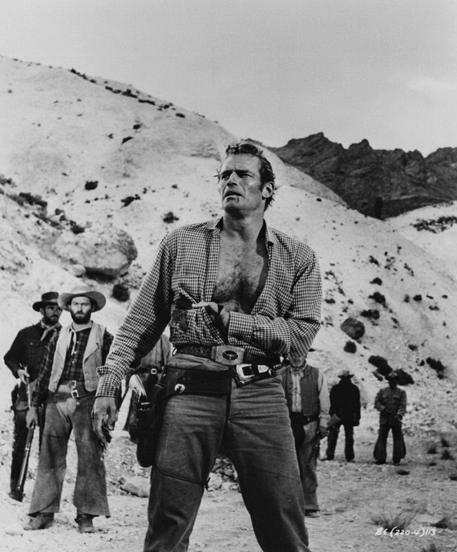 Idegen a cowboyok között - Filmfotók - Charlton Heston