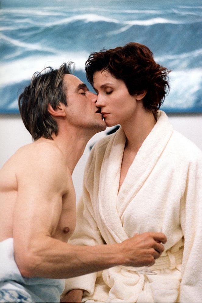 And Now... Ladies and Gentlemen - Photos - Jeremy Irons, Alessandra Martines
