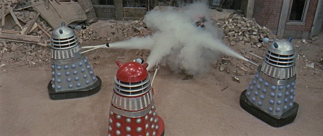 De Daleks veroveren de aarde - Van film