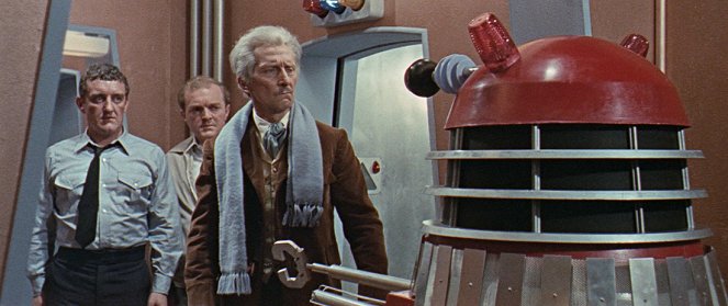 De Daleks veroveren de aarde - Van film - Bernard Cribbins, Peter Cushing