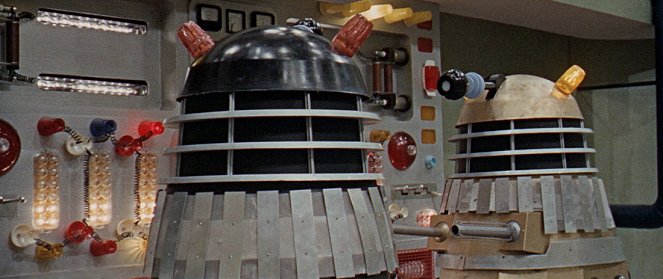 Les Daleks envahissent la terre - Film