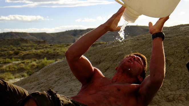 Pojedynek na pustyni - Z filmu - Jeremy Irvine