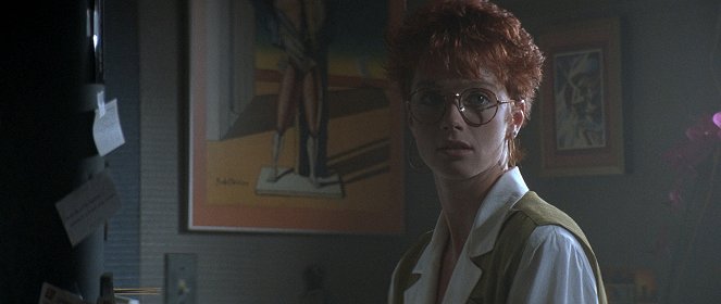 The Adventures of Ford Fairlane - Photos - Lauren Holly