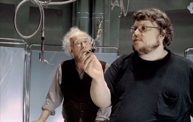 Hellboy - Dreharbeiten - John Hurt, Guillermo del Toro