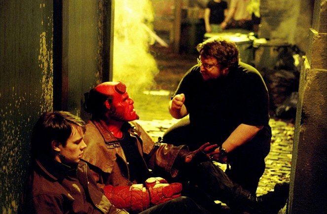 Hellboy - Dreharbeiten - Rupert Evans, Ron Perlman, Guillermo del Toro