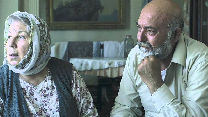 Nergis Hanim - Kuvat elokuvasta - Zerrin Sümer, Settar Tanrıöğen