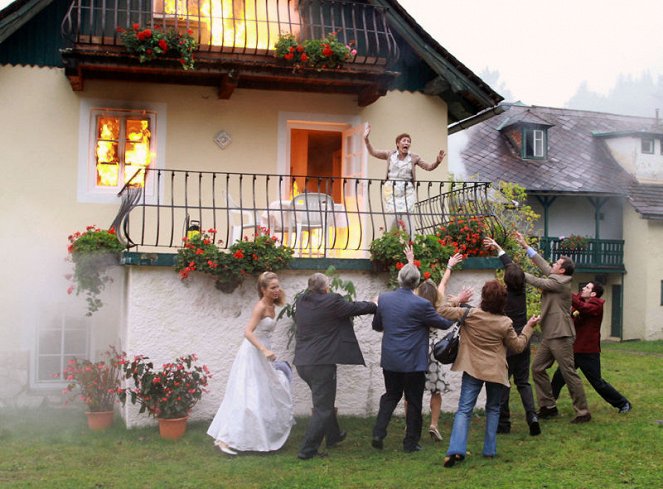 Der Arzt vom Wörthersee - Ein Wink des Himmels - Photos - Lara-Joy Körner, Heinz Hoenig, Ingrid Burkhard