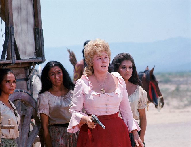 The Scalphunters - Z filmu - Shelley Winters