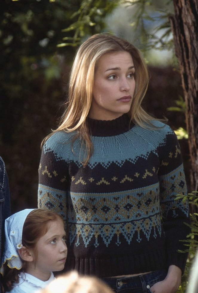 Cheaper by the Dozen - Van film - Liliana Mumy, Piper Perabo