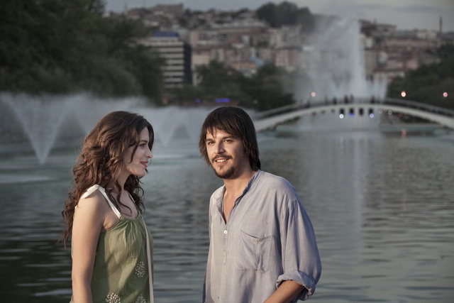 Aşk Tesadüfleri Sever - Van film - Belçim Bilgin, Mehmet Günsür