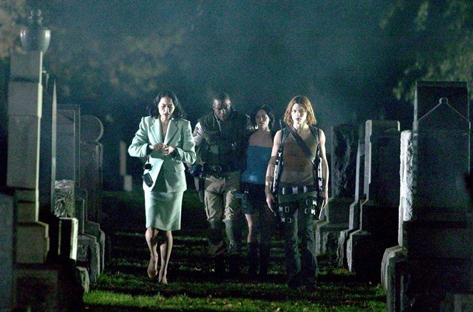Resident Evil: Apocalypse - Filmfotos - Sandrine Holt, Razaaq Adoti, Sienna Guillory, Milla Jovovich