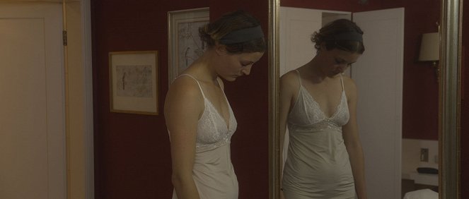 Das Zimmermädchen Lynn - Film - Vicky Krieps