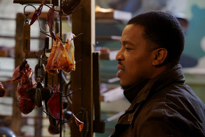 Grimm - Organ Grinder - De la película - Russell Hornsby