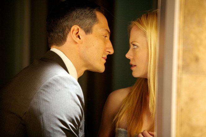 Grimm - The Thing with Feathers - Do filme - Sasha Roiz, Claire Coffee