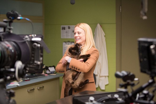 Grimm - Woman in Black - Photos - Claire Coffee