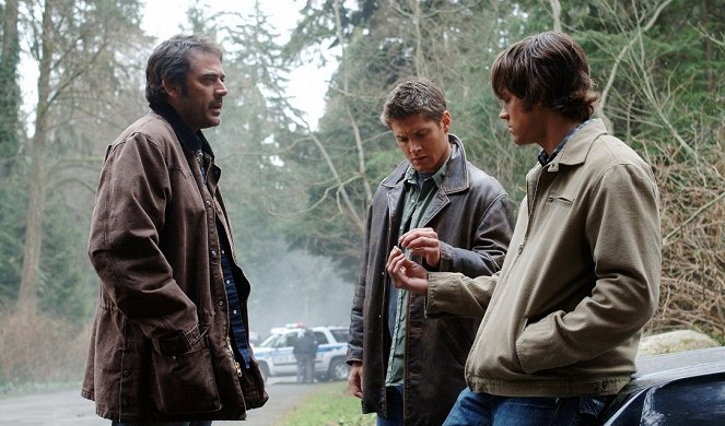 Supernatural - Der Wunder-Colt - Filmfotos - Jeffrey Dean Morgan, Jensen Ackles, Jared Padalecki