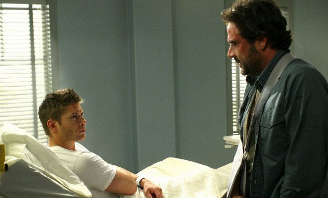Supernatural - Season 2 - In My Time of Dying - Photos - Jensen Ackles, Jeffrey Dean Morgan