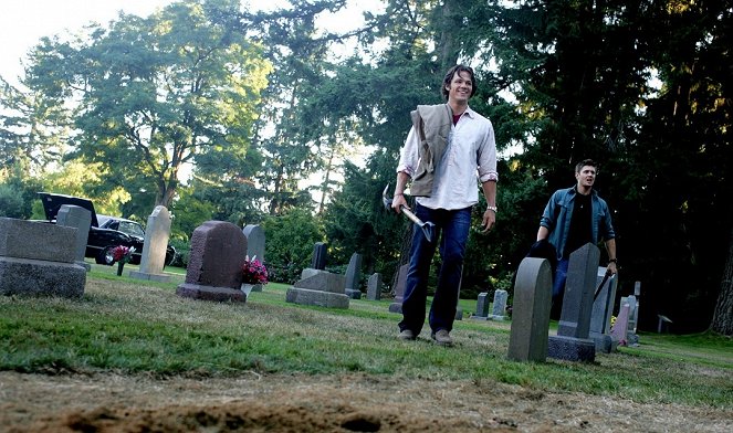 Supernatural - Children Shouldn't Play with Dead Things - Van film - Jared Padalecki, Jensen Ackles