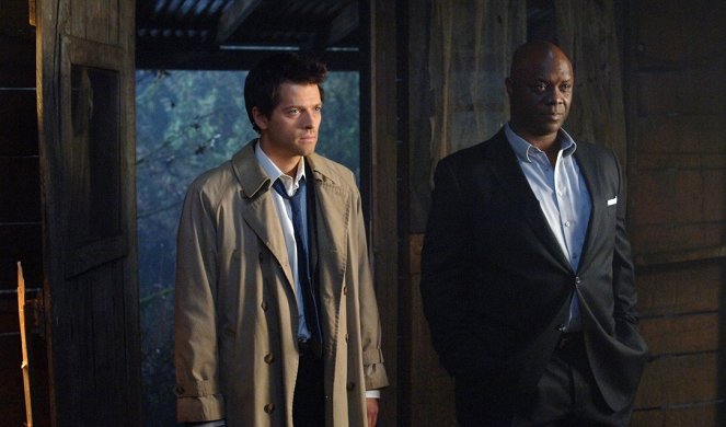 Supernatural - Season 4 - I Know What You Did Last Summer - Van film - Misha Collins, Robert Wisdom
