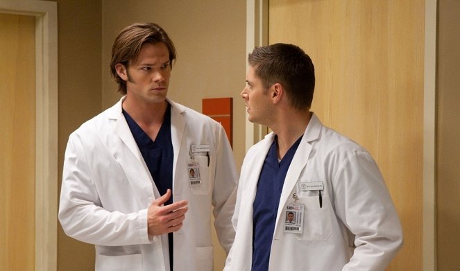 Supernatural - Season 5 - Changing Channels - Photos - Jared Padalecki, Jensen Ackles