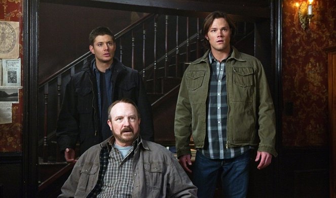 Supernatural - Dead Men Don't Wear Plaid - Photos - Jensen Ackles, Jim Beaver, Jared Padalecki
