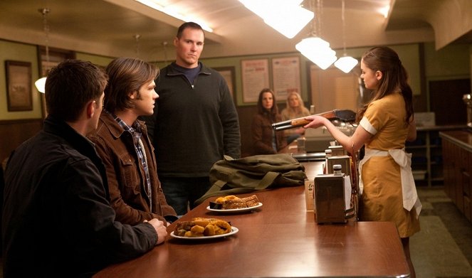 Supernatural - Season 6 - Mommy Dearest - Photos - Jared Padalecki