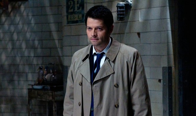 Supernatural - Season 6 - The Man Who Knew Too Much - Photos - Misha Collins