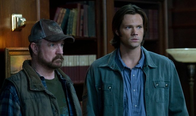 Supernatural - Season 7 - Meet the New Boss - Van film - Jim Beaver, Jared Padalecki