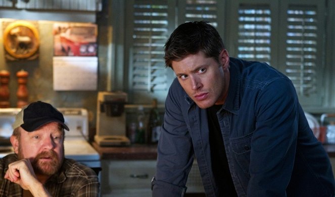 Supernatural - Season 7 - Hello, Cruel World - Photos - Jim Beaver, Jensen Ackles